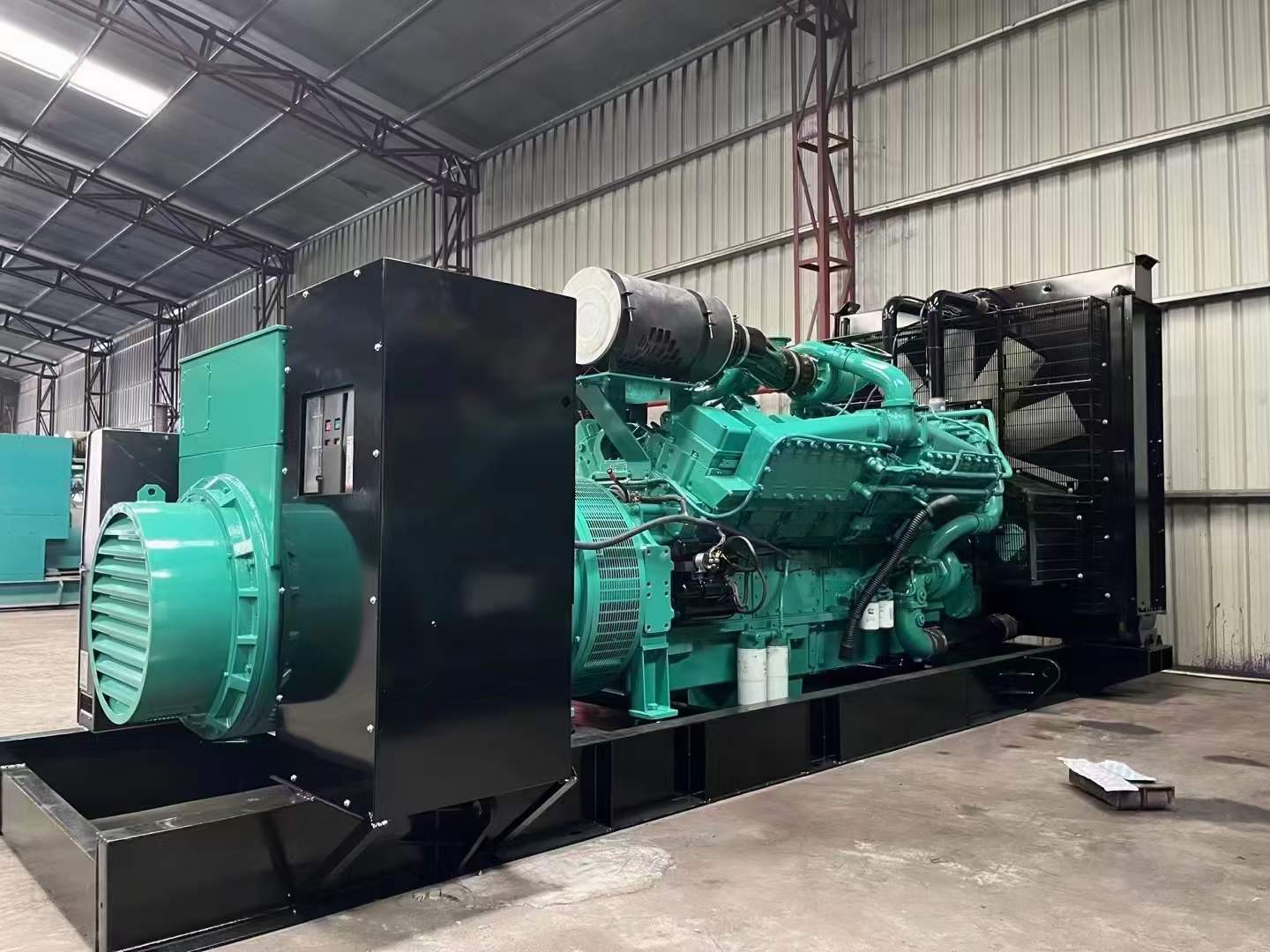 岑溪如何降低 800kW 柴油发电机输出电流的波动？